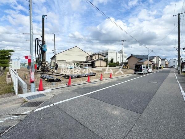 OʓH܂ތnʐ^ ̓ʕEdlݔ₨̑傫̔rAߗׁEӊ⒬݂ȂǁAł͂킩Ȃ񂪂񂠂܂B񌻒nɂĂmFB