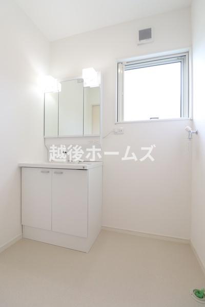 ʑEʏ Vv[hbT[͎[[I
̂xxyXł܂ˁB