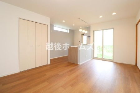 rO _CjOe[uE\t@[zułƂ肠݌vɂȂĂ܂B