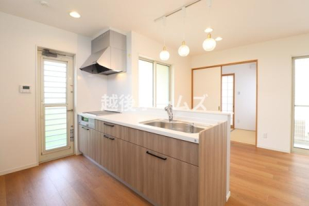 Lb` Lb`𖾂邭Ƃ炵Ă܂