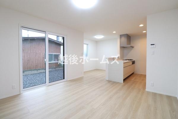 rO QSԊCVXeɐ݂AɋCzKȋԂɕςĂ܂