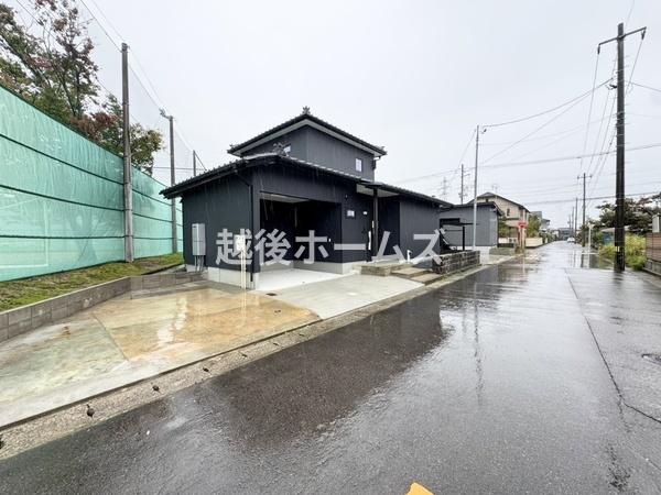 OʓH܂ތnʐ^ ̓ʕEdlݔ₨̑傫̔rAߗׁEӊ⒬݂ȂǁAł͂킩Ȃ񂪂񂠂܂B񌻒nɂĂmFB