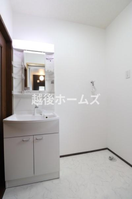 ʑEʏ Vv[hbT[͎[[I
̂xxyXł܂ˁB