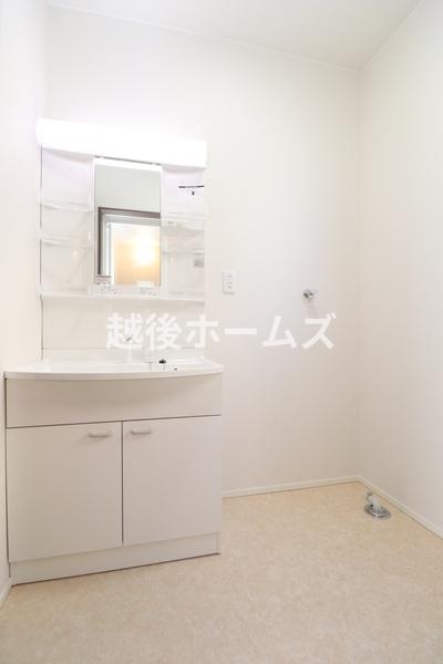 ʑEʏ Vv[hbT[͎[[I
̂xxyXł܂ˁB