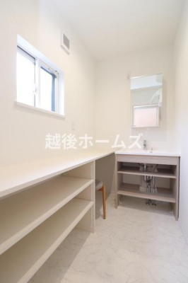 ʑEʏ Vv[hbT[͎[[I
̂xxyXł܂ˁB