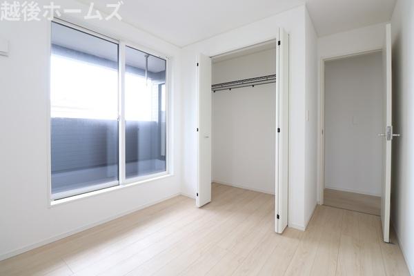 �m�� �S���ɃN���[�[�b�g�����A���[���L�x�Ŏg���₷���Ԏ��ɂȂ��Ă��܂�