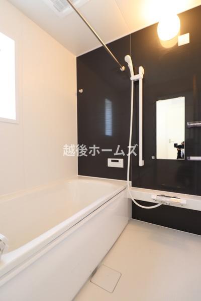 ���� �y���Ў{�H����z�P�؃^�C�v�̍L�X���j�b�g�o�X�ł��I
���������g�[�@��W�������A�P�N�����K�ɉ߂����闁���ł�