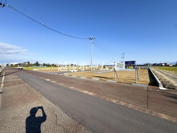 OʓH܂ތnʐ^ ̓ʕEdlݔ₨̑傫̔rAߗׁEӊ⒬݂ȂǁAł͂킩Ȃ񂪂񂠂܂B񌻒nɂĂmFB