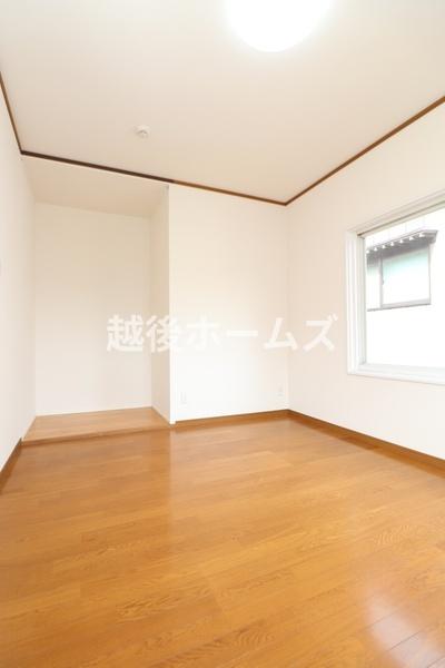 �m�� �S���ɃN���[�[�b�g�����A���[���L�x�Ŏg���₷���Ԏ��ɂȂ��Ă��܂�