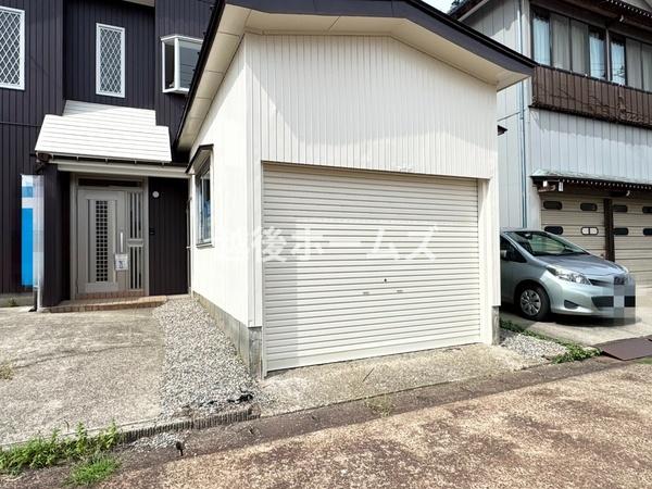 ���ԏ� ���V��ł����S�̃V���b�^�[�ԌɁI
���փ|�[�`����o���肪�\�ł�