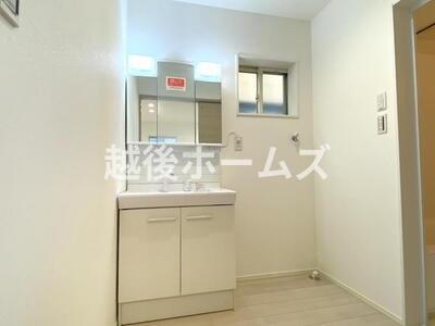 ʑEʏ Rʋ̃Vv[hbT[͎[[I
̂xxyXł܂ˁB