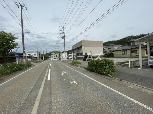 �O�ʓ��H�܂ތ��n�ʐ^ -