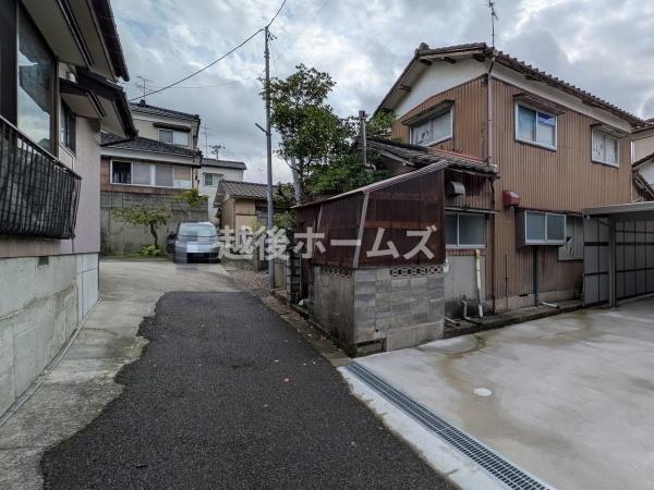 �O�ʓ��H�܂ތ��n�ʐ^ -