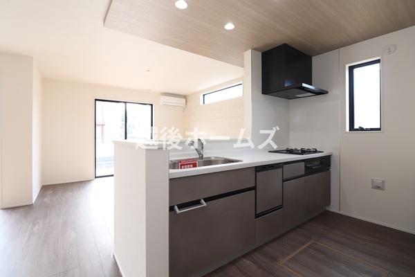 �L�b�`�� �y���Ў{�H��z�R���^�C�v�̃V�X�e���L�b�`���͎��[���L�x�I
�����̂��|�������₷���݌v�ɂȂ��Ă��܂�