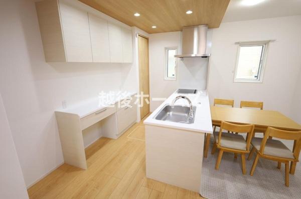 Lb` yЎ{HzrOŜnJE^[Lb`􏬂qlĂSłˁ