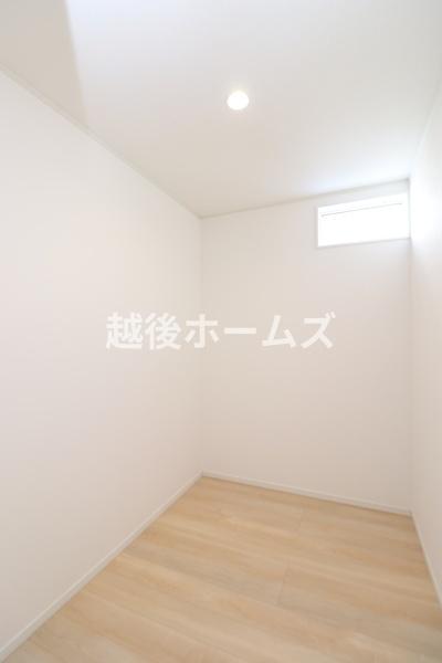 ���[ �L�b�`�����ɂ͕֗��ȃp���g���[������܂���