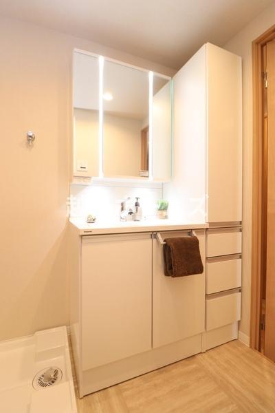 ʑEʏ Vv[hbT[͎[[I
̂xxyXł܂ˁB