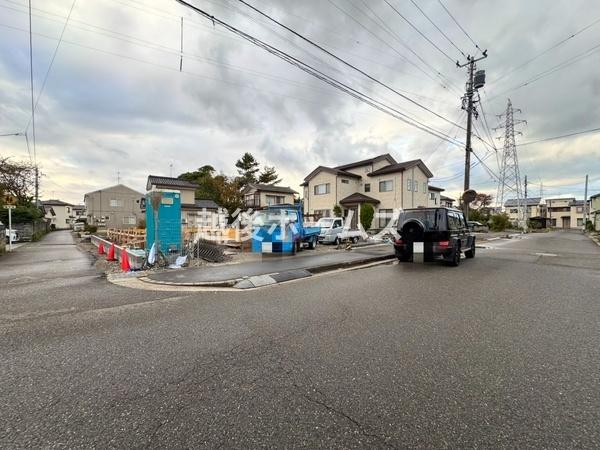 OʓH܂ތnʐ^ ̓ʕEdlݔ₨̑傫̔rAߗׁEӊ⒬݂ȂǁAł͂킩Ȃ񂪂񂠂܂B񌻒nɂĂmFB