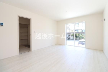 rO yЎ{Hz_CjOe[uzułƂ肠݌vɂȂĂ܂B