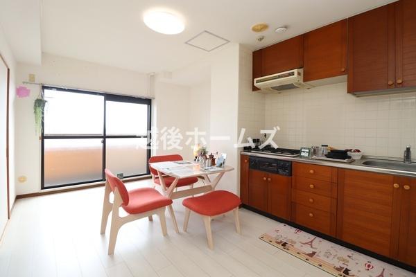 rO _CjOe[uE\t@[zułƂ肠݌vɂȂĂ܂B