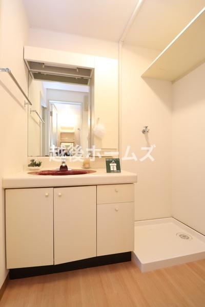 ʑEʏ Vv[hbT[͎[[I
̂xxyXł܂ˁB