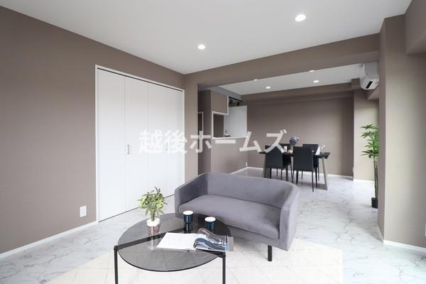 rO _CjOe[uE\t@[zułƂ肠݌vɂȂĂ܂B