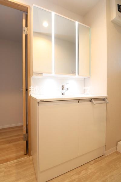 ʑEʏ Rʋ̃Vv[hbT[͎[[I
̂xxyXł܂ˁB