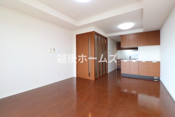 rO _CjOe[uE\t@[zułƂ肠݌vɂȂĂ܂B