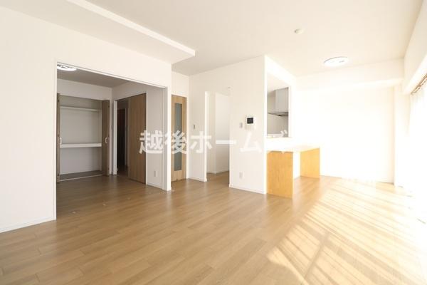 rO _CjOe[uE\t@[zułƂ肠݌vɂȂĂ܂B