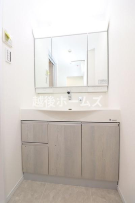 ʑEʏ Vv[hbT[͎[[I
̂xxyXł܂ˁB