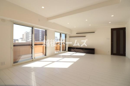 rO _CjOe[uE\t@[zułƂ肠݌vɂȂĂ܂B