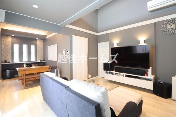 rO yQKz
Ƒc̎Ԃ߂LX_CjO