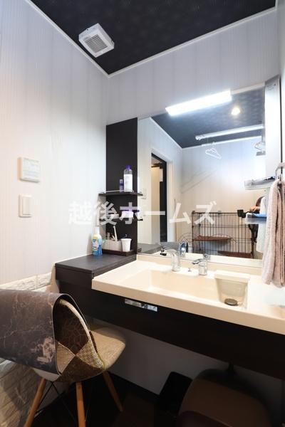 ʑEʏ yQKz
Vv[hbT[͎[[I
̂xxyXł܂ˁB