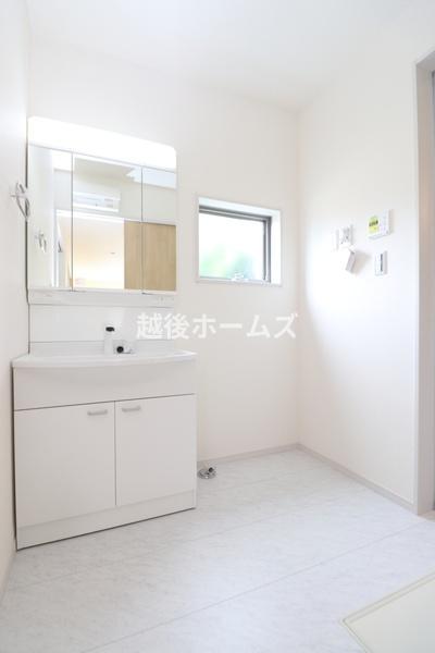 ʑEʏ Rʋ̃Vv[hbT[͎[[I
̂xxyXł܂ˁB