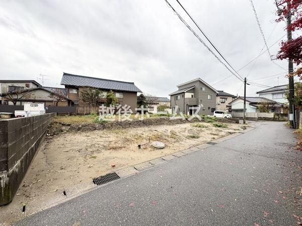 �O�ʓ��H�܂ތ��n�ʐ^ �ߗׁE���ӊ��⒬���݂ȂǁA�����ł͂킩��Ȃ���񂪂������񂠂�܂��B���񌻒n�ɂĂ��m�F���������B
