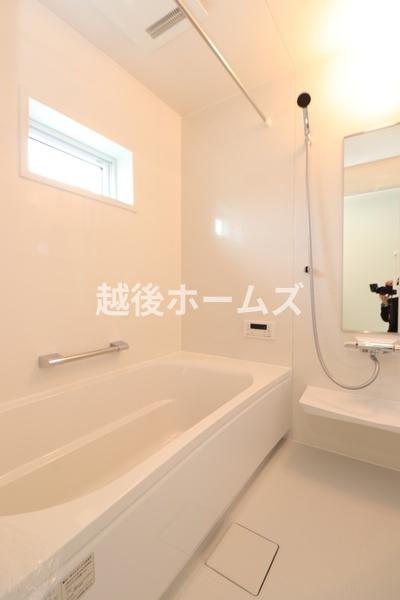 ���� �P�؃^�C�v�̍L�X���j�b�g�o�X�ł��I
���������g�[�@��W�������A�P�N�����K�ɉ߂����闁���ł���