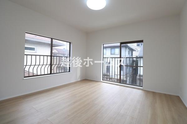 �m�� �e�m���͂Q�ʍ̌��݌v�A��������⊷�C�ɂ��z��������ԂɂȂ��Ă��܂��B