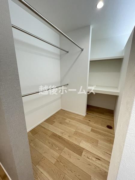 [ zcX[cP[X̎[\ȂQKt@~[N[[bgI