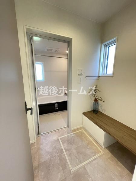 ʑEʏ ƗEߏŃvCoV[mہI
̐̍GAJr⌋Ih₷Ȃ܂B