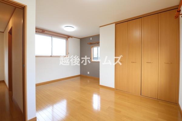 �m�� �S���ɃN���[�[�b�g�����A���[���L�x�Ŏg���₷���Ԏ��ɂȂ��Ă��܂�