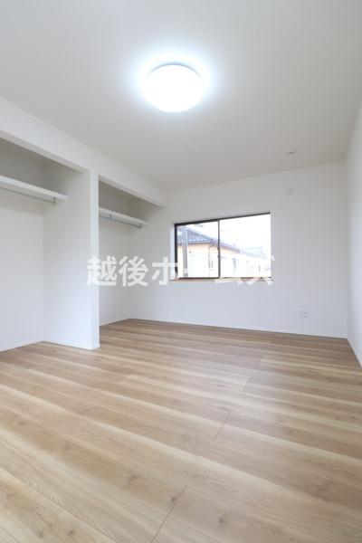 �m�� �V���v���ȗm���Ȃ̂ŉƋ�Ȃǂ̃C���e���A�Ƃ��}�b�`���Ă�����ꊴ���o���₷���A�g�̉��̐��������₷���ł��ˁ�