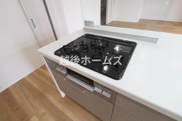 ���̑� �R���S�Ăɉ��x�Z���T�[���t���A�ЖʏĂ��O���������ڂ��Ĉ��S�ŋ@�\�I�ȃK�X�R�����ł��B