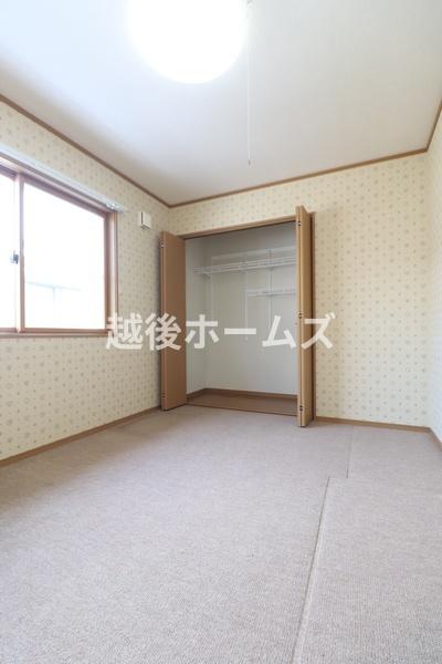 �m�� �S���ɃN���[�[�b�g�����A���[���L�x�Ŏg���₷���Ԏ��ɂȂ��Ă��܂�