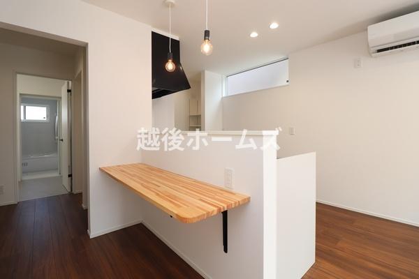 Lb` yЎ{HzrOŜnJE^[Lb`􏬂qlĂSłˁ