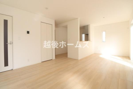 ���r���O �Q�S���Ԋ��C�V�X�e���������ɐ݂��A��ɋ�C���z�������K�ȋ�Ԃɕς��Ă���܂�