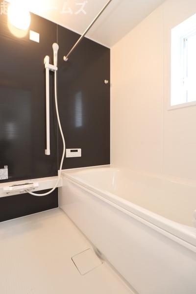 ���� �P�؃^�C�v�̍L�X���j�b�g�o�X�ł��I
���������g�[�@��W�������A�P�N�����K�ɉ߂����闁���ł���