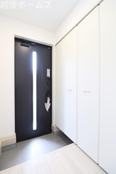 ���� ���ւɂ͎g���₷���V���[�Y�{�b�N�X�I
���փh�A�͈��S�̃_�u�����b�N�Ŗh�Ƒ΍���o�b�`���ł��I