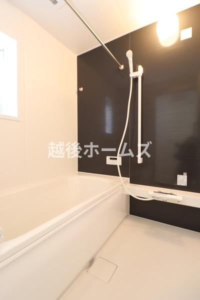 ���� �P�؃^�C�v�̍L�X���j�b�g�o�X�ł��I
���������g�[�@��W�������A�P�N�����K�ɉ߂����闁���ł���