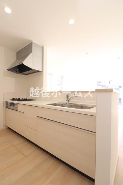 �L�b�`�� �R���^�C�v�̃V�X�e���L�b�`���͎��[���L�x�I
�����̂��|�������₷���݌v�ɂȂ��Ă��܂�