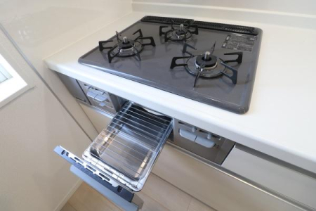 ���̑� 3���S�Ăɉ��x�Z���T�[���t���A�ЖʏĂ��O���������ڂ��Ĉ��S�ŋ@�\�I�ȃK�X�R�����ł��B